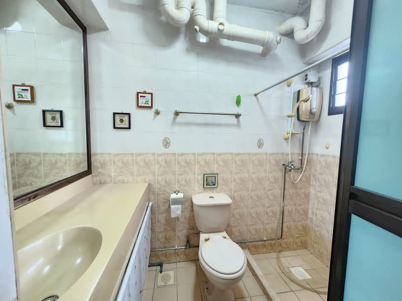 680C Jurong West Central 1, 680C Jurong West Central 1, 3 Bedrooms, 1,249 sqft, HDB Flat For Rent, by Faith Yee, 500157530 - Bathroom - PropertyGuru.com.sg