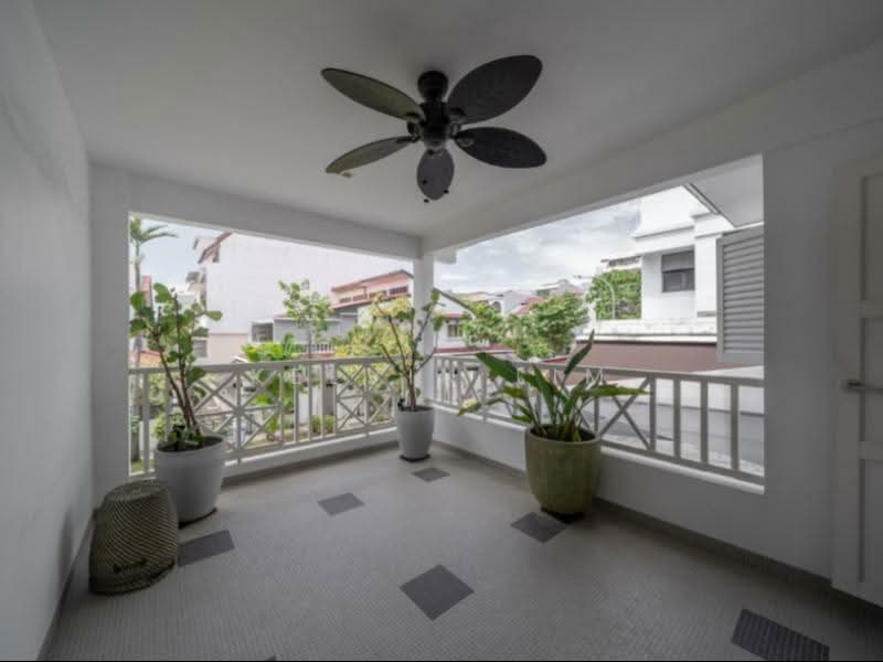 D15 FH ⭐️CORNER TERRACE⭐️ EUNOS MRT. ULTIMATE CONVENIENCE, Corner terrace | MRT | Park 2 cars | Move in. Renovate.. Rebuild | Lorong Changi | Langsat, 4 Bedrooms, 3,090 sqft, Corner Terrace For Sale, by Kelvin Lim, 500157534 - Balcony - PropertyGuru.com.sg