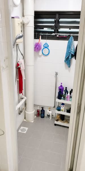 76 Bedok North Road, 76 Bedok North Road, 2 Bedrooms, 680 sqft, HDB Flat For Rent, by Evelyn Ng, 500157547 - Bathroom - PropertyGuru.com.sg