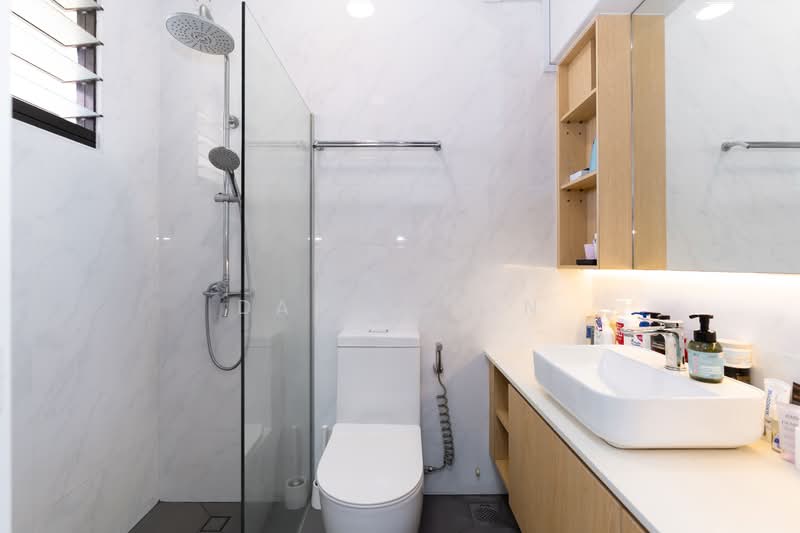 153 Rivervale Crescent, 153 Rivervale Crescent, 3 Bedrooms, 969 sqft, HDB Flat For Sale, by Daryl Tan, 500157551 - Bathroom - PropertyGuru.com.sg