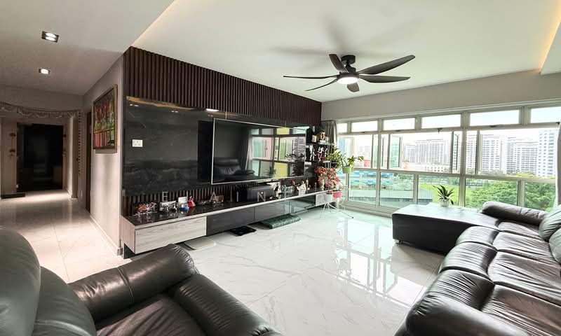 649 Punggol Central, 649 Punggol Central, 3 Bedrooms, 1,184 sqft, HDB Flat For Sale, by Elaine Lee, 500157552 - Living Room - PropertyGuru.com.sg
