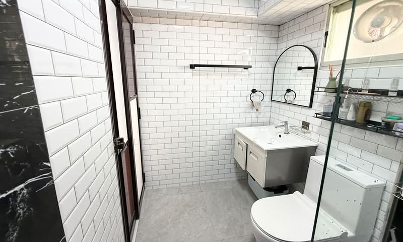 649 Punggol Central, 649 Punggol Central, 3 Bedrooms, 1,184 sqft, HDB Flat For Sale, by Elaine Lee, 500157552 - Bathroom - PropertyGuru.com.sg