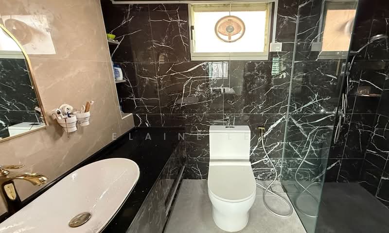 649 Punggol Central, 649 Punggol Central, 3 Bedrooms, 1,184 sqft, HDB Flat For Sale, by Elaine Lee, 500157552 - Bathroom - PropertyGuru.com.sg
