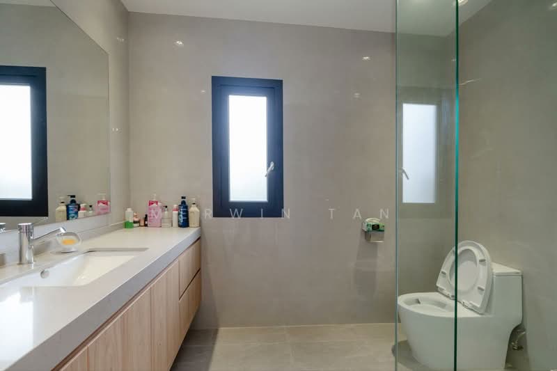 Westlake Avenue, Westlake Avenue, 5 Bedrooms, 5,000 sqft, Detached House For Sale, by Merwin Tan, 500157555 - Bathroom - PropertyGuru.com.sg