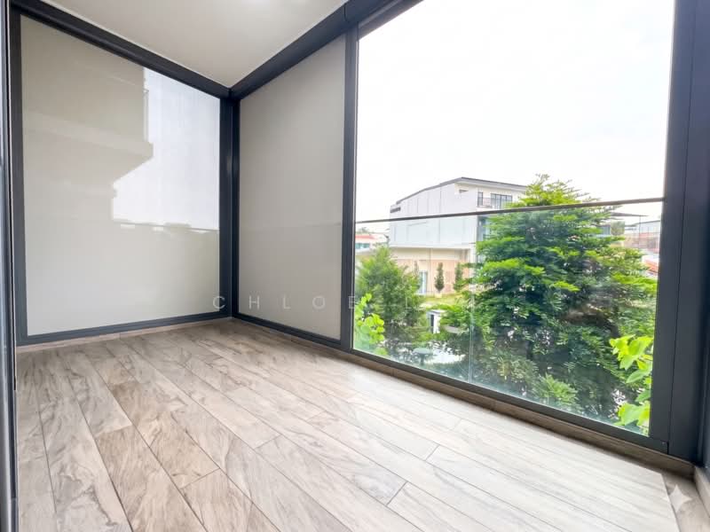 The Gazania, 5 How Sun Drive, 2 Bedrooms, 700 sqft, Condominium For Sale, by Chloe Lim, 500157556 - Balcony - PropertyGuru.com.sg