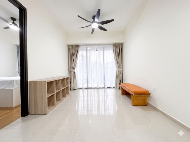 The Gazania, 5 How Sun Drive, 2 Bedrooms, 700 sqft, Condominium For Sale, by Chloe Lim, 500157556 - Living Room - PropertyGuru.com.sg