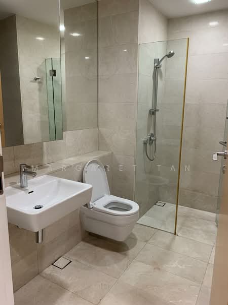 Trilight, 9 Newton Road, 2 Bedrooms, 1,109 sqft, Condominium For Rent, by Margaret Tan, 500157557 - Bathroom - PropertyGuru.com.sg