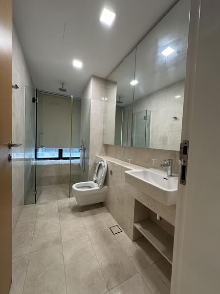 Trilight, 9 Newton Road, 2 Bedrooms, 1,109 sqft, Condominium For Rent, by Margaret Tan, 500157557 - Bathroom - PropertyGuru.com.sg