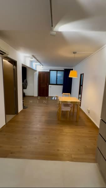 125 Lorong 1 Toa Payoh, 125 Lorong 1 Toa Payoh, 2 Bedrooms, 721 sqft, HDB Flat For Rent, by Ryan Chin 陈世川, 500157561 - Living Room - PropertyGuru.com.sg