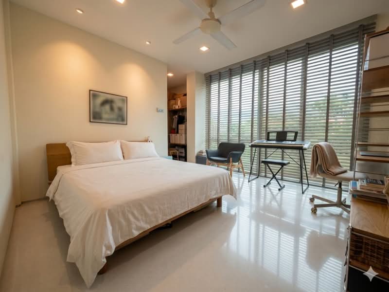 Wareham Road, Wareham Road, 6 Bedrooms, 8,000 sqft, Bungalow House For Sale, by Gary Goh, 500157570 - Bedroom - PropertyGuru.com.sg
