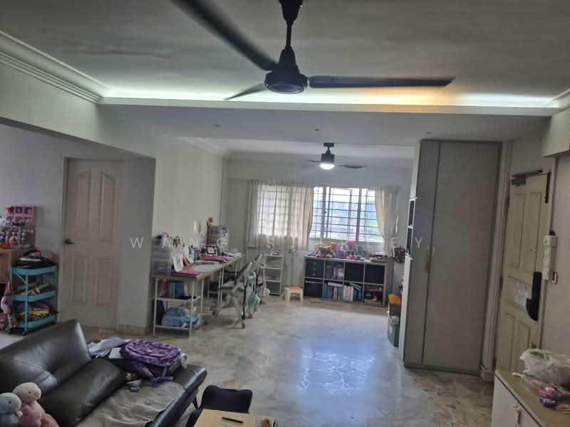 316 Jurong East Street 32, 316 Jurong East Street 32, 3 Bedrooms, 1,453 sqft, HDB Flat For Sale, by Wang Shirley, 500157580 - Living Room - PropertyGuru.com.sg