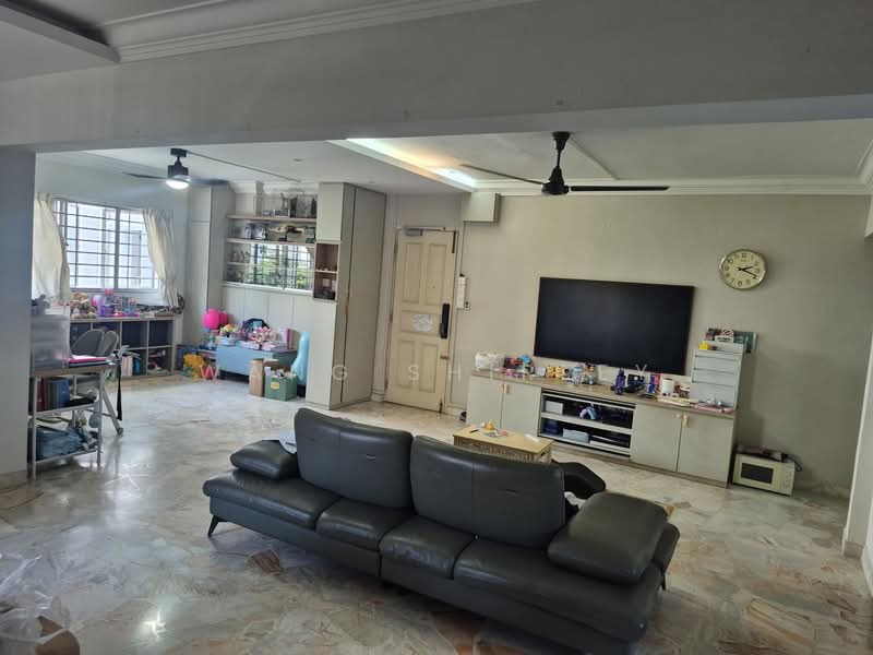 316 Jurong East Street 32, 316 Jurong East Street 32, 3 Bedrooms, 1,453 sqft, HDB Flat For Sale, by Wang Shirley, 500157580 - Living Room - PropertyGuru.com.sg