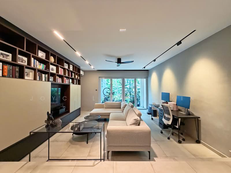 Avila Gardens, 11 Flora Road, 4 Bedrooms, 1,755 sqft, Condominium For Sale, by Joyce Lye Hui Xin, 500157584 - Living Room - PropertyGuru.com.sg