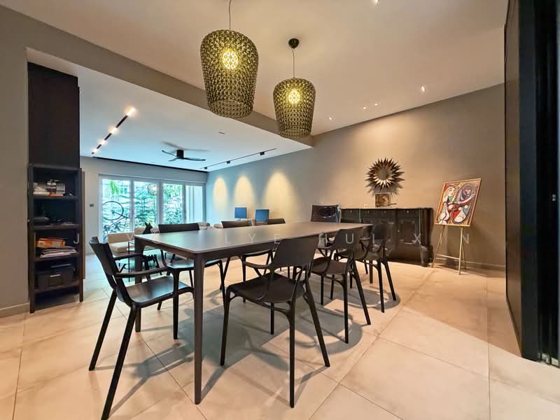 Avila Gardens, 11 Flora Road, 4 Bedrooms, 1,755 sqft, Condominium For Sale, by Joyce Lye Hui Xin, 500157584 - Dining Room - PropertyGuru.com.sg