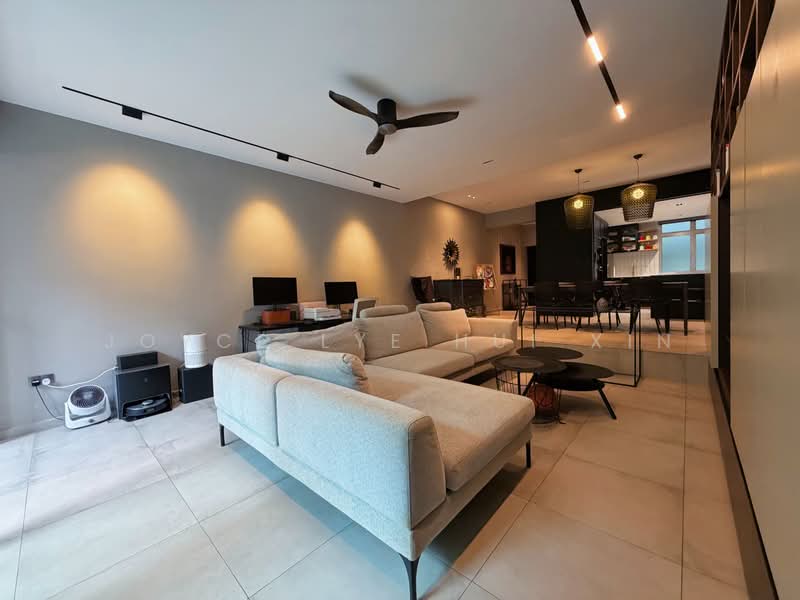 Avila Gardens, 11 Flora Road, 4 Bedrooms, 1,755 sqft, Condominium For Sale, by Joyce Lye Hui Xin, 500157584 - Living Room - PropertyGuru.com.sg