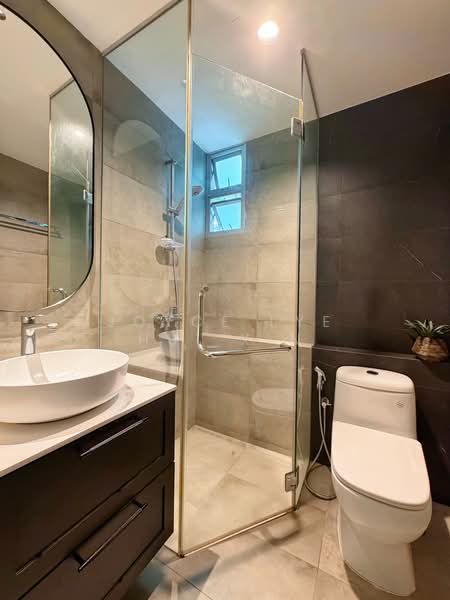 Avila Gardens, 11 Flora Road, 4 Bedrooms, 1,755 sqft, Condominium For Sale, by Joyce Lye Hui Xin, 500157584 - Bathroom - PropertyGuru.com.sg