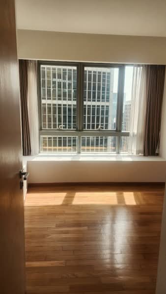 One Shenton, 1 Shenton Way, 2 Bedrooms, 1,119 sqft, Condominium For Sale, by Fion Goh, 500157589 - Interior - PropertyGuru.com.sg