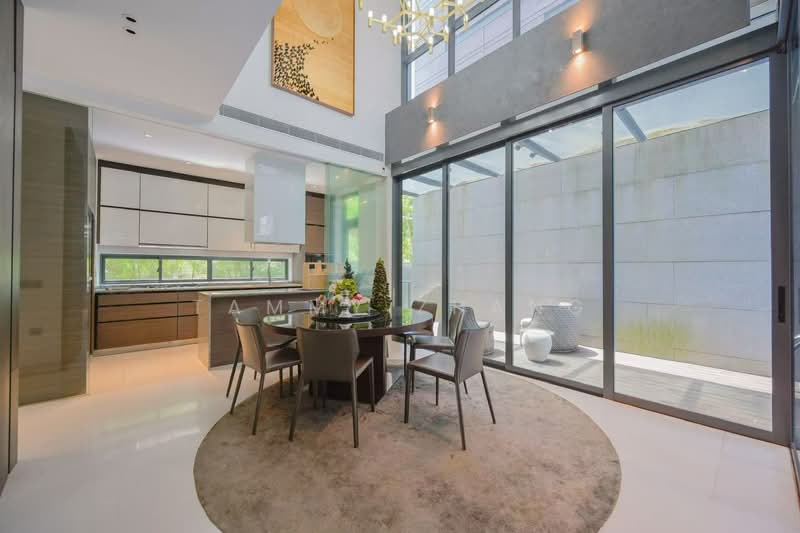Goodwood Grand, 16 Balmoral Road, 4 Bedrooms, 5,404 sqft, Apartment For Sale, by Tammy Zhang, 500157598 - Kitchen - PropertyGuru.com.sg