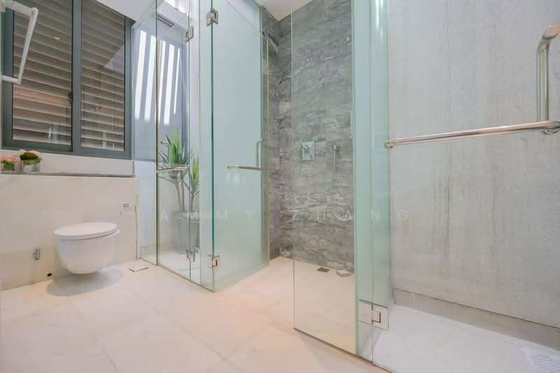 Goodwood Grand, 16 Balmoral Road, 4 Bedrooms, 5,404 sqft, Apartment For Sale, by Tammy Zhang, 500157598 - Bathroom - PropertyGuru.com.sg