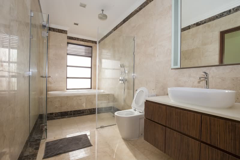 Serangoon Garden Estate, Serangoon Garden Way, 5 Bedrooms, 4,500 sqft, Semi-Detached House For Rent, by Benny Ng, 500157605 - Master Bathroom - PropertyGuru.com.sg