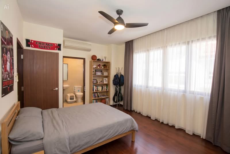Serangoon Garden Estate, Serangoon Garden Way, 5 Bedrooms, 4,500 sqft, Semi-Detached House For Rent, by Benny Ng, 500157605 - Side Bedroom - PropertyGuru.com.sg