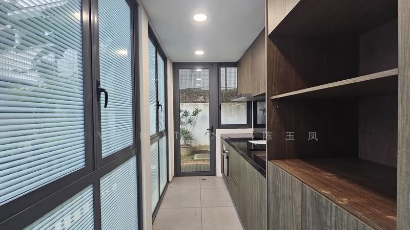 Alias Villas, JALAN HAJI ALIAS, 5 Bedrooms, 3,229 sqft, Town House For Rent, by Evon Tan 陈玉凤, 500157610 - Kitchen - PropertyGuru.com.sg