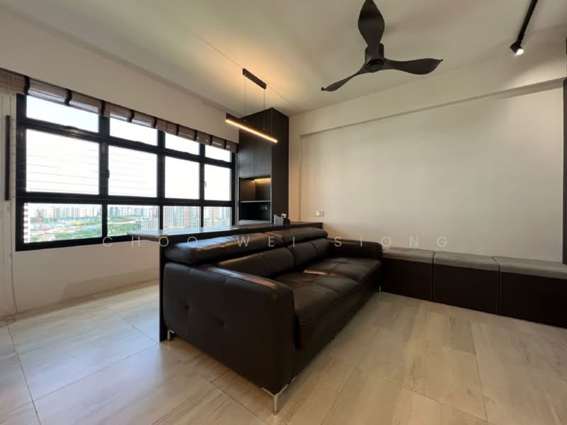 606B Tampines Street 61, 606B Tampines Street 61, 2 Bedrooms, 990 sqft, HDB Flat For Sale, by Choo Wei Siong, 500157612 - Living Room - PropertyGuru.com.sg