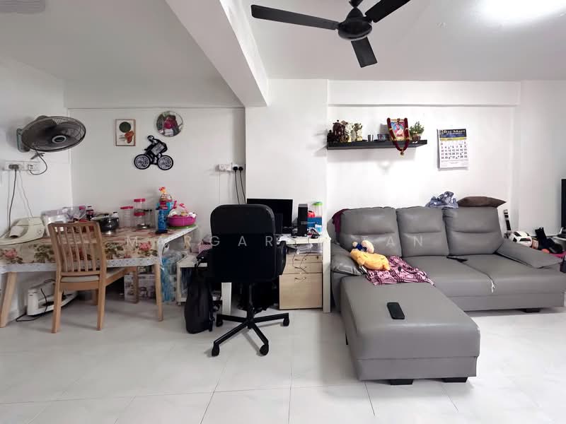 68 Geylang Bahru, 68 Geylang Bahru, 2 Bedrooms, 700 sqft, HDB Flat For Sale, by Margaret Tan, 500157615 - Living Room - PropertyGuru.com.sg