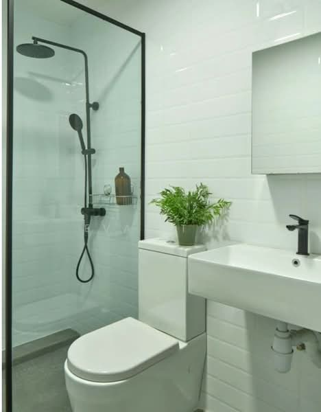 Spacious Room, 5 Mins to Fort Canning MRT!, , Room Rental, 140 sqft, Shophouse For Rent, by Evan Tan, 500157619 - Bathroom - PropertyGuru.com.sg