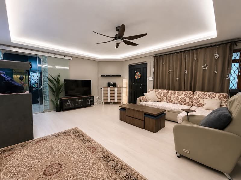 729 Tampines Street 71, 729 Tampines Street 71, 3 Bedrooms, 1,119 sqft, HDB Flat For Sale, by Hafiqal Amer, 500157622 - Living Room - PropertyGuru.com.sg