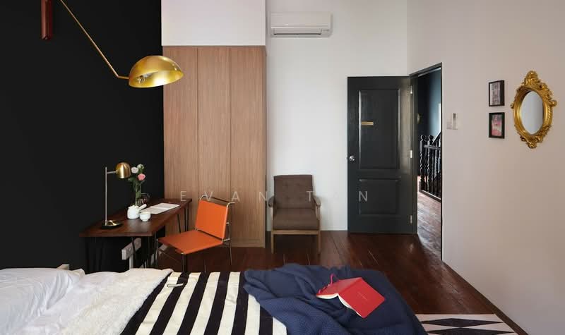 Master Room Beside Chinatown MRT!, , Room Rental, 161 sqft, Shophouse For Rent, by Evan Tan, 500157623 - Bedroom - PropertyGuru.com.sg
