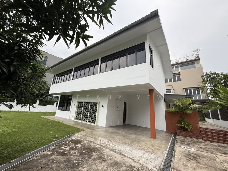 Newly Refurbished Bungalow By The Beach!, , 4 Bedrooms, 3,500 sqft, Detached House For Rent, by Tiffany Yew, 500157629 - Exterior - PropertyGuru.com.sg