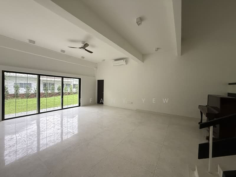 Newly Refurbished Bungalow By The Beach!, , 4 Bedrooms, 3,500 sqft, Detached House For Rent, by Tiffany Yew, 500157629 - Living Room - PropertyGuru.com.sg