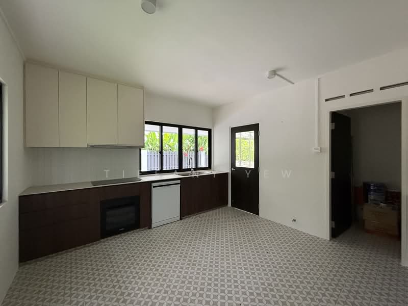 Newly Refurbished Bungalow By The Beach!, , 4 Bedrooms, 3,500 sqft, Detached House For Rent, by Tiffany Yew, 500157629 - Kitchen - PropertyGuru.com.sg