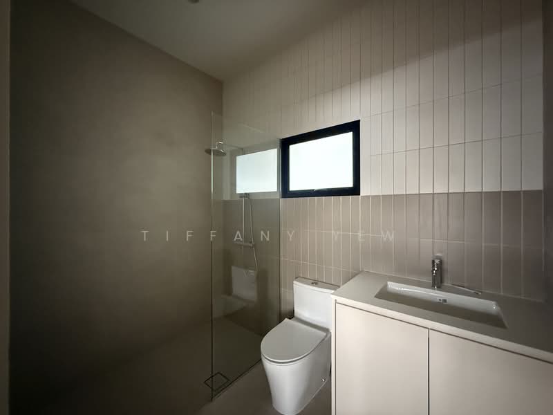 Newly Refurbished Bungalow By The Beach!, , 4 Bedrooms, 3,500 sqft, Detached House For Rent, by Tiffany Yew, 500157629 - Bathroom - PropertyGuru.com.sg