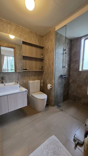 The Vales, 79 Anchorvale Crescent, 3 Bedrooms, 915 sqft, Condominium For Sale, by Shirley Tan, 500157630 - Bathroom - PropertyGuru.com.sg