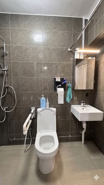 189C Rivervale Drive, 189C Rivervale Drive, 4 Bedrooms, 1,410 sqft, HDB Flat For Sale, by Dewi Tan, 500157669 - Bathroom - PropertyGuru.com.sg