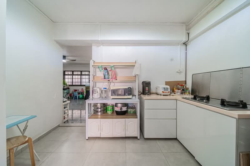 796 Woodlands Drive 72, 796 Woodlands Drive 72, 3 Bedrooms, 1,076 sqft, HDB Flat For Sale, by Johanna Chow, 500157673 - Kitchen - PropertyGuru.com.sg