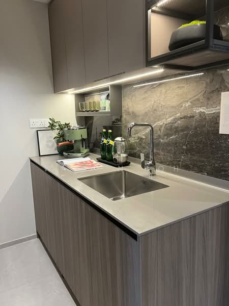 PENRITH, Margaret Drive, 2 Bedrooms, 614 sqft, Condominium For Sale, by Watson Poh, 500157676 - Kitchen - PropertyGuru.com.sg