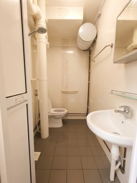 104 Towner Road, 104 Towner Road, 3 Bedrooms, 1,109 sqft, HDB Flat For Sale, by Abel Wong, 500157678 - Bathroom - PropertyGuru.com.sg