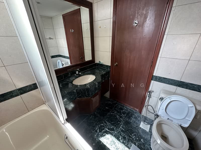 Hazel Park Condo, 15 Hazel Park Condo, Room Rental, 200 sqft, Condominium For Rent, by Albert Yang, 500157680 - Bathroom - PropertyGuru.com.sg