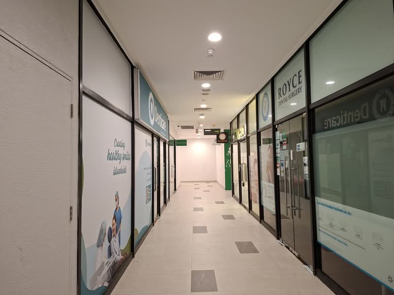 Parkway Parade, East Coast / Marine Parade, 550 sqft, Mall Shop For Rent, by P S Tan, 500157686 - Corridor - CommercialGuru.com.sg