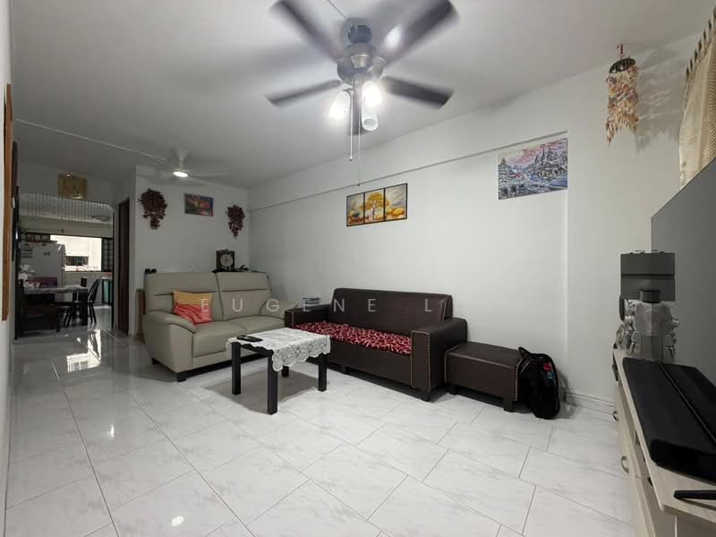 125 Yishun Street 11, 125 Yishun Street 11, 2 Bedrooms, 721 sqft, HDB Flat For Sale, by Eugene Lee, 500157693 - Living Room - PropertyGuru.com.sg