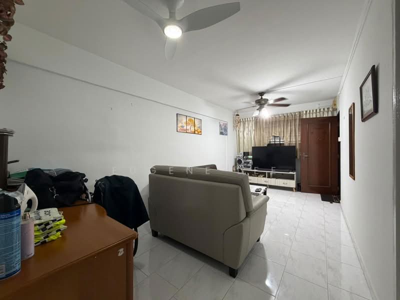 125 Yishun Street 11, 125 Yishun Street 11, 2 Bedrooms, 721 sqft, HDB Flat For Sale, by Eugene Lee, 500157693 - Living Room - PropertyGuru.com.sg