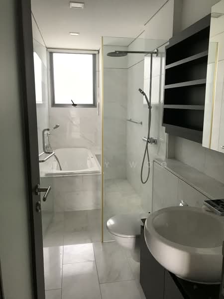 Landed Corner Cluster House @ Beauty World, , 5 Bedrooms, 4,600 sqft, Corner Terrace For Rent, by Larry Woo, 500157710 - Bathroom - PropertyGuru.com.sg
