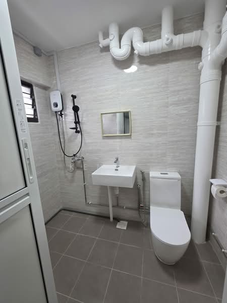244 Simei Street 5, 244 Simei Street 5, Room Rental, 200 sqft, HDB Flat For Rent, by Kensy ., 500157747 - Bathroom - PropertyGuru.com.sg