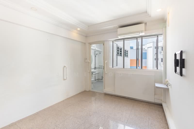 117 Yishun Ring Road, 117 Yishun Ring Road, 2 Bedrooms, 797 sqft, HDB Flat For Sale, by James Goh, 500157765 - Master Bedroom with ensuite bathroom - PropertyGuru.com.sg
