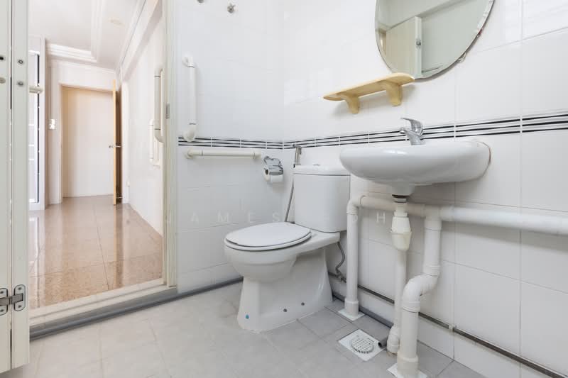 117 Yishun Ring Road, 117 Yishun Ring Road, 2 Bedrooms, 797 sqft, HDB Flat For Sale, by James Goh, 500157765 - Master Bathroom - PropertyGuru.com.sg
