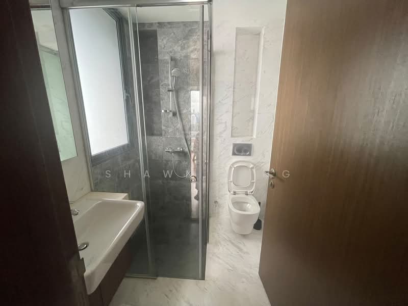 Spottiswoode 18, 18 Spottiswoode Park Road, 2 Bedrooms, 1,098 sqft, Condominium For Sale, by Shawn Wang, 500157774 - Bathroom - PropertyGuru.com.sg