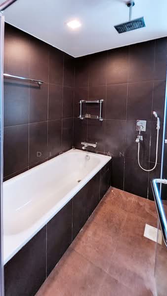 Springleaf Villas, Springleaf Crescent, 4 Bedrooms, 3,530 sqft, Cluster House For Sale, by Dion Tan 陈晓慧, 500157779 - Bathroom - PropertyGuru.com.sg